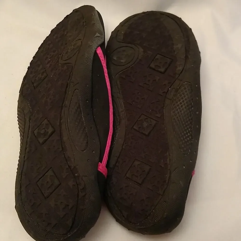 ATHLETIC WORKS I WATER SHOES Child Sz XL 4/5
